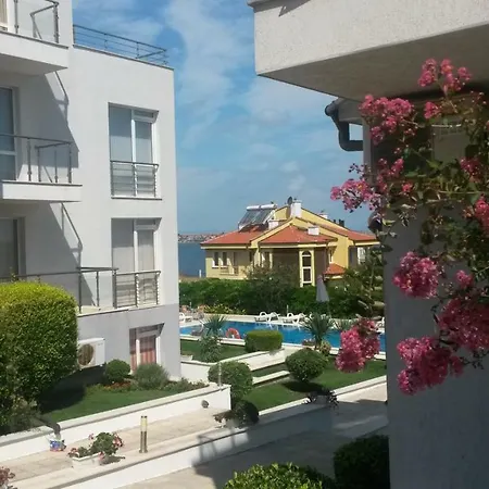 Menada Apolon Апартхотел